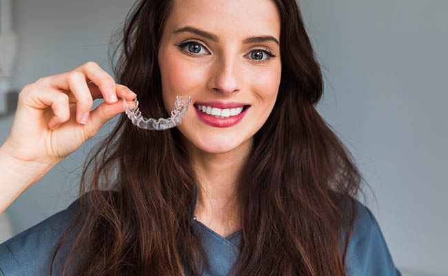 THE BENEFITS OF CLEAR ALIGNERS